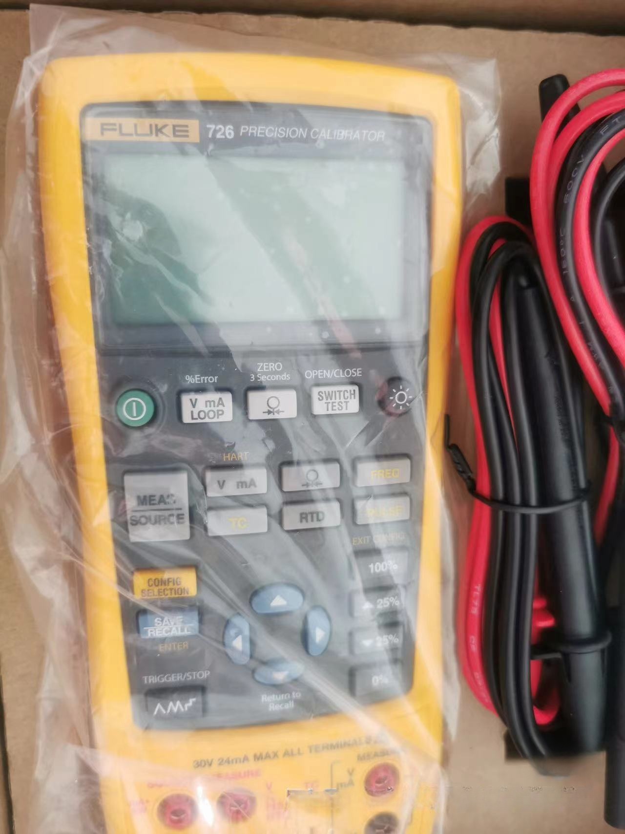 The Fluke 726 is a high-precision, multi-function process calibrator